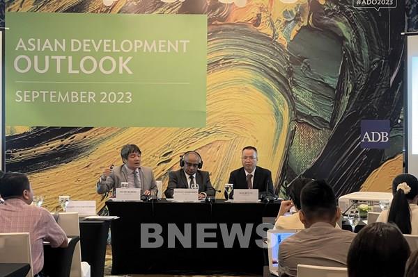 Giám đốc quốc gia ADB: Kinh tế Việt Nam dự kiến sẽ phục hồi nhanh trong tương lai gần