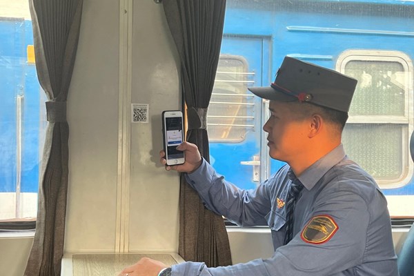 Ngành đường sắt tiếp tục triển khai app bán hàng trên tàu khách