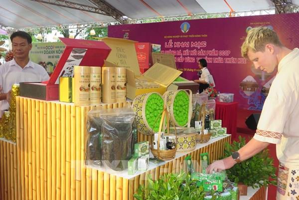 Khai mạc Không gian quảng bá, kết nối sản phẩm OCOP