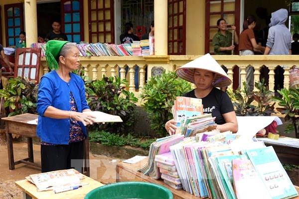 Nhịp sống trở lại với người dân vùng “rốn” lũ Nghệ An