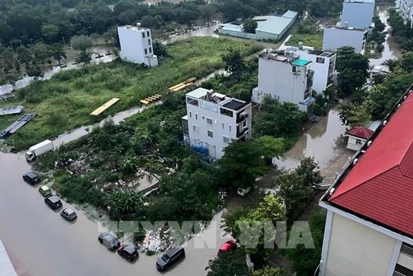 Nhiều tuyến đường tại TPHCM ngập nặng