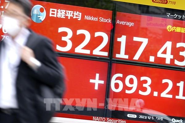 Sở giao dịch chứng khoán Tokyo yêu cầu công bố thông tin bằng tiếng Anh