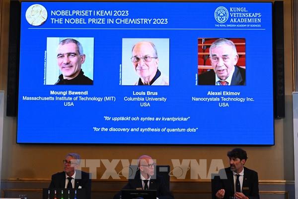 Giải Nobel Hóa học tôn vinh công trình giúp cách mạng hóa các ngành công nghiệp