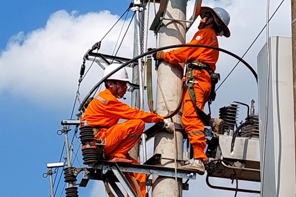 EVN đóng điện 60 công trình lưới điện trong 9 tháng