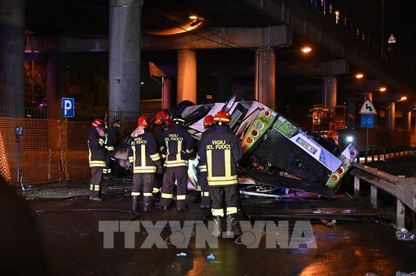 Vụ tai nạn xe buýt thảm khốc tại Italy: Nhiều khả năng lái xe gặp vấn đề sức khỏe