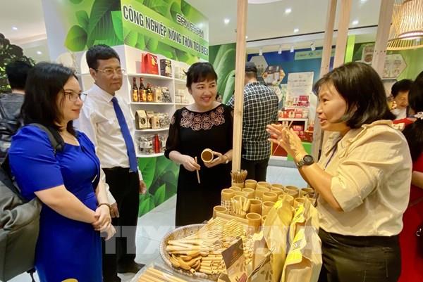  Giới thiệu trên 100 chủng loại hàng hóa sản và đặc sản Quảng Bình