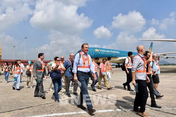 Chuyên gia hàng không từ nhiều nước thăm cơ sở bảo dưỡng hàng không của Việt Nam