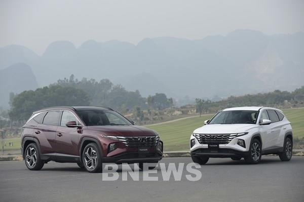 Doanh nghiệp mạnh tay giảm giá, thị trường ô tô Việt Nam vẫn chững lại