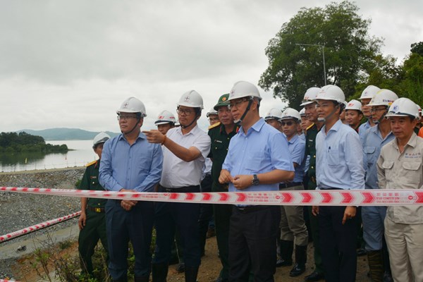 Kiểm tra tiến độ thi công dự án Nhà máy Thủy điện Ialy mở rộng quý III