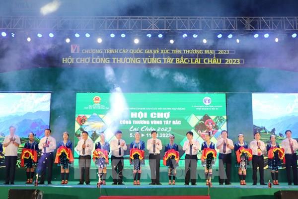 Lai Châu tăng cường liên kết mạng lưới phân phối, tiêu thụ sản phẩm vùng miền