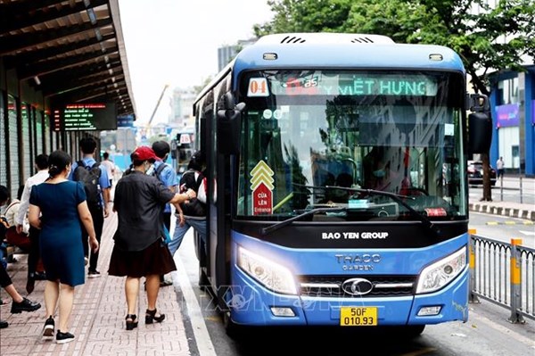 Dự kiến chi hơn 350 tỷ đồng thuê hệ thống thu vé tự động cho xe buýt