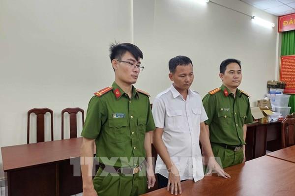 Bắt giam nhân viên bảo dưỡng máy bay tiếp tay buôn lậu Iphone