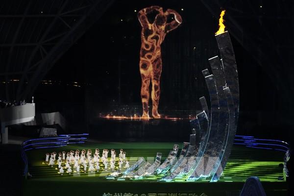 Bữa tiệc âm thanh, ánh sáng tại Lễ bế mạc ASIAD 2023