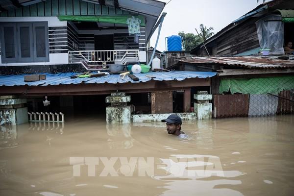 Lũ lụt khiến hàng nghìn người phải di dời tại Myanmar