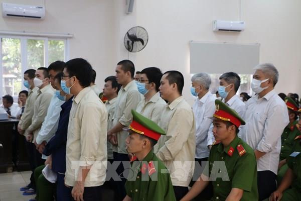 Cựu giám đốc Sở tại Bình Dương cùng 16 bị cáo hầu tòa​
