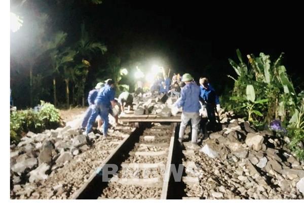 Thông đường và khai thác trở lại toàn tuyến đường sắt Yên Viên - Lào Cai