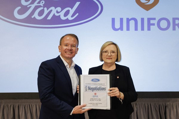 Nghiệp đoàn ô tô Canada thông qua hợp đồng mới với Ford