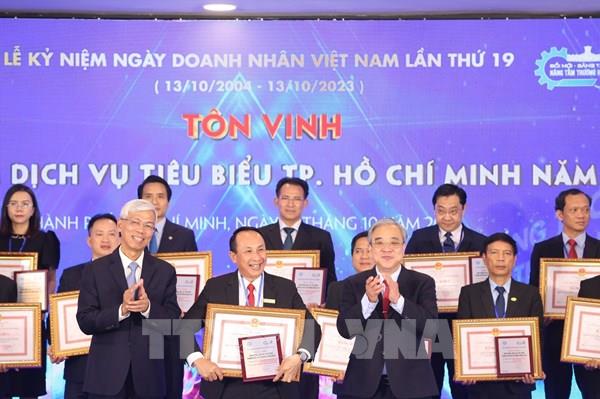 Tôn vinh 100 sản phẩm, dịch vụ tiêu biểu năm 2023