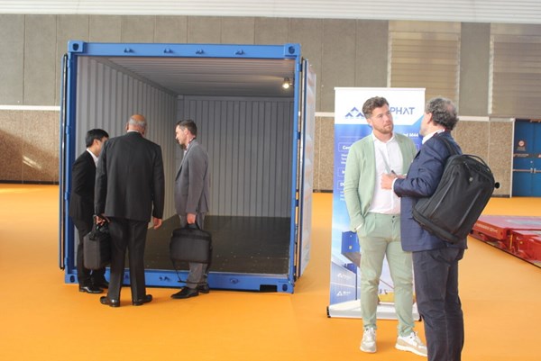 Nhiều doanh nghiệp vận tải thế giới quan tâm container của Việt Nam