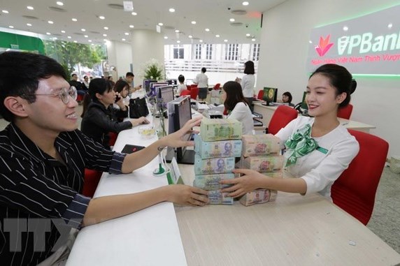 Khó tiếp cận vốn vay dù lãi suất tiếp tục giảm sâu