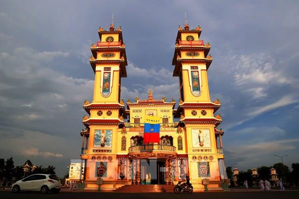 Khám phá kiệt tác kiến trúc tôn giáo trên vùng “đất Thánh” Tây Ninh