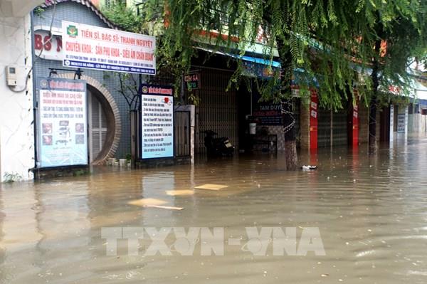 Mưa lũ diễn biến phức tạp, Quảng Nam cho học sinh nghỉ học