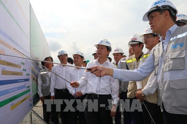 Phó Thủ tướng Trần Hồng Hà kiểm tra thực tế tiến độ xây dựng sân bay Long Thành