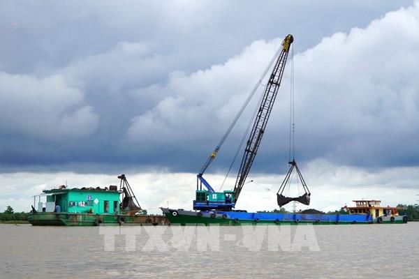 Khai thác mỏ cát đầu tiên theo cơ chế đặc thù phục vụ cao tốc Cần Thơ - Cà Mau