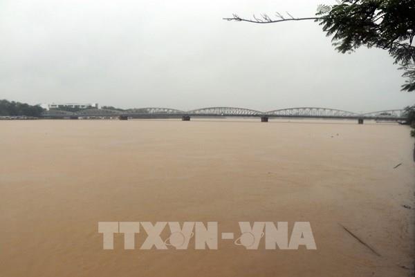Lũ dâng cao trên các sông lớn tại Thừa Thiên - Huế