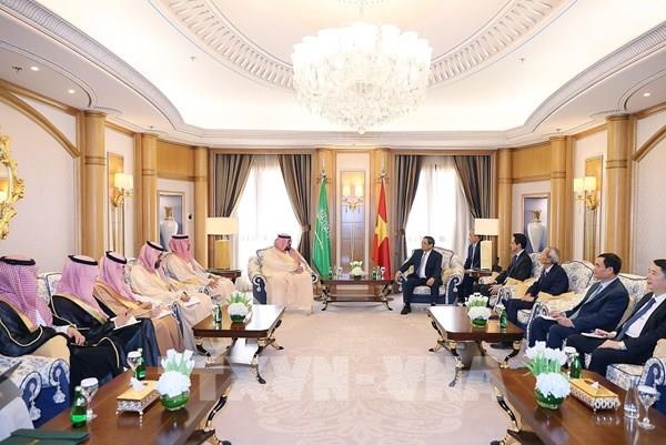 Thủ tướng Phạm Minh Chính tiếp các Bộ trưởng về kinh tế, kế hoạch và nguồn nhân lực của Saudi Arabia