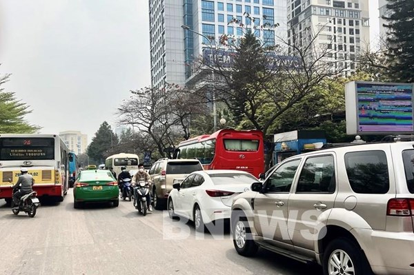 Giải pháp trước nguy cơ tái diễn ùn tắc đăng kiểm xe cơ giới