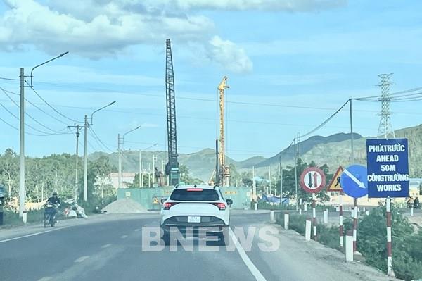 Rà soát bất cập lắp đặt biển báo giao thông trên Quốc lộ 19