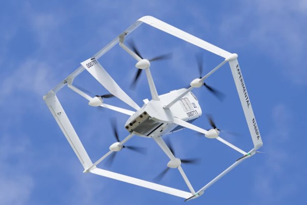 Amazon mở rộng dịch vụ giao hàng bằng máy bay không người lái sang Anh và Italy