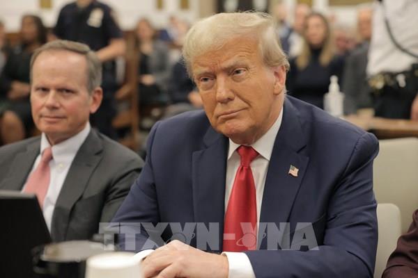 Cựu Tổng thống Donald Trump bị tuyên phạt 5.000 USD vì chống lệnh tòa án