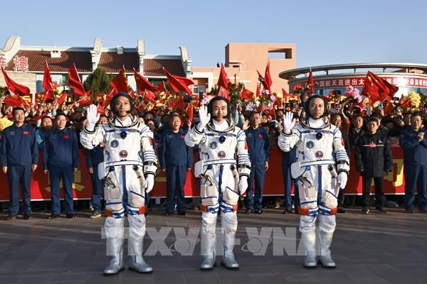 Tàu Thần Châu-17 kết nối thành công với Trạm vũ trụ Thiên Cung