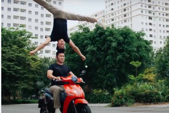 Sẽ làm việc với nghệ sỹ Quốc Cơ, Quốc Nghiệp về video quảng cáo xe máy