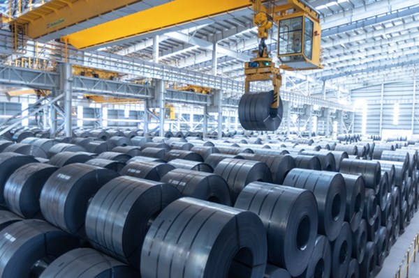 Vào mùa xây dựng, tiêu thụ thép Hòa Phát khởi sắc