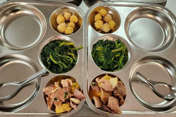 Thêm trường học tạm ngưng cung cấp suất ăn bán trú