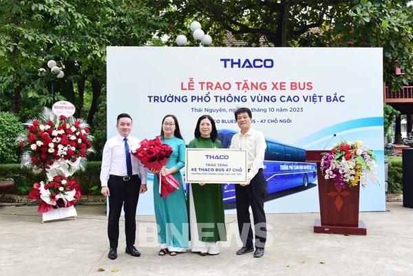 THACO tài trợ xe Bus 47 chỗ cho Trường Phổ thông Vùng cao Việt Bắc