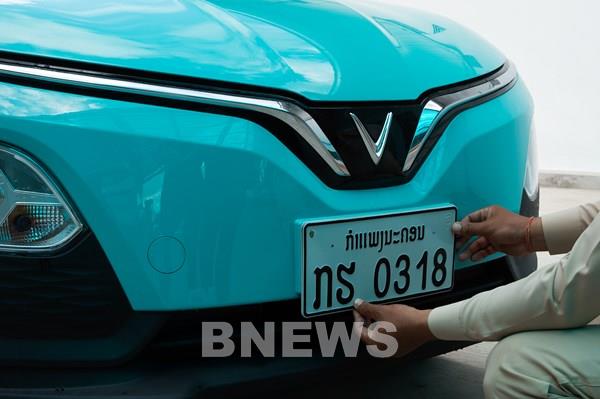Taxi điện Việt Nam sắp lăn bánh tại Lào