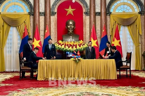 Việt Nam-Mông Cổ ký kết bản ghi nhớ về thương mại gạo bền vững