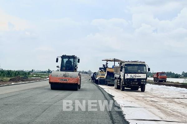 Khẩn trương hoàn thành đường nối hai cao tốc khu vực phía Bắc
