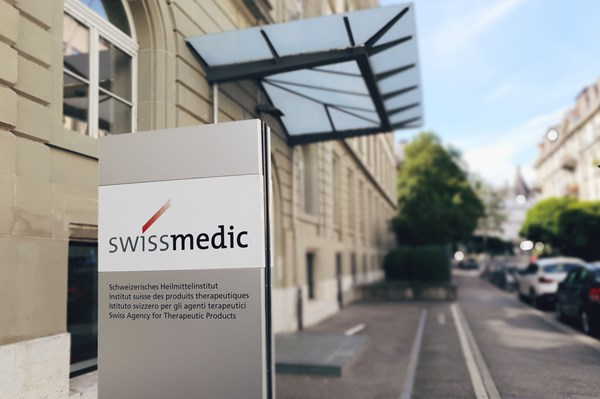 Thụy Sĩ ứng phó tình trạng bán thuốc giả trực tuyến