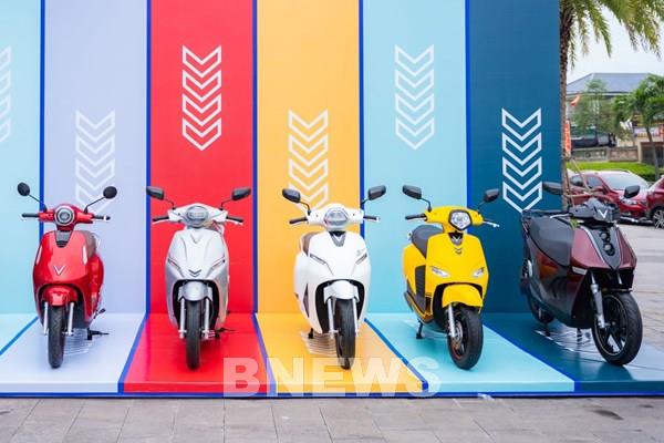 VinFast bảo hành 6 năm cho xe, 8 năm cho pin xe máy điện