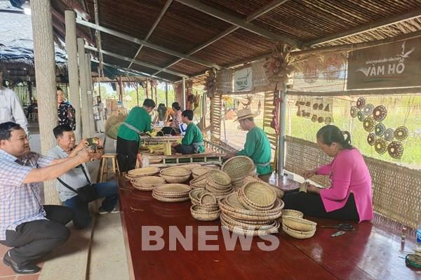 Nông dân gặp khó khi "lấn sân" sang làm du lịch nông nghiệp, nông thôn