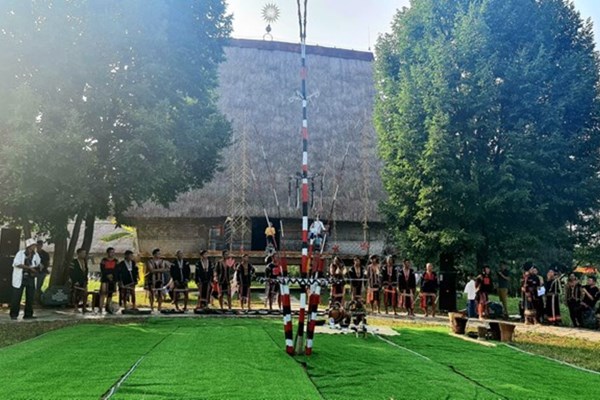 Giữ phong tục Lễ hội ăn mừng lúa mới của đồng bào Raglai, T’rin