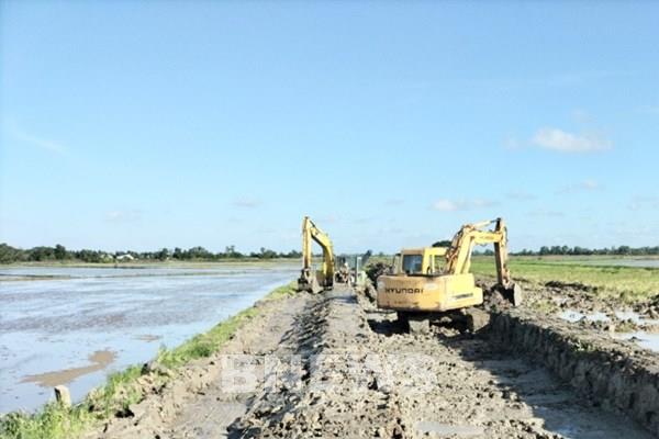 Khan hiếm nguồn cát "cản" tiến độ cao tốc vùng Đồng bằng sông Cửu Long