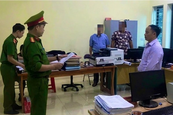 Bắt tạm giam một cán bộ Văn phòng đăng ký đất đai huyện Xín Mần, Hà Giang