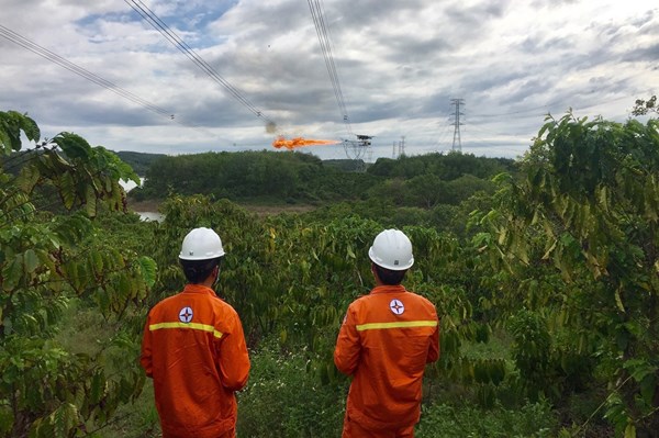 Chủ động ứng phó, đảm bảo an toàn lưới điện Nam bộ trước thời tiết bất thường