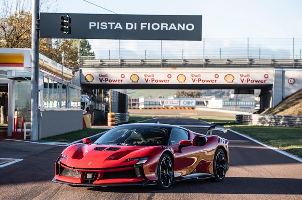 Ferrari SF90 XX Stradale lập kỷ lục vòng đua nhanh nhất tại Fiorano